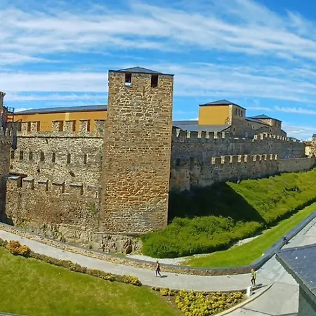 Apartament Castillo Ponferrada. Ponferrada